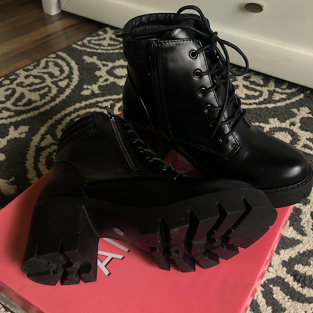 Allegra K Zip Combat Block Heel Boots size 6
